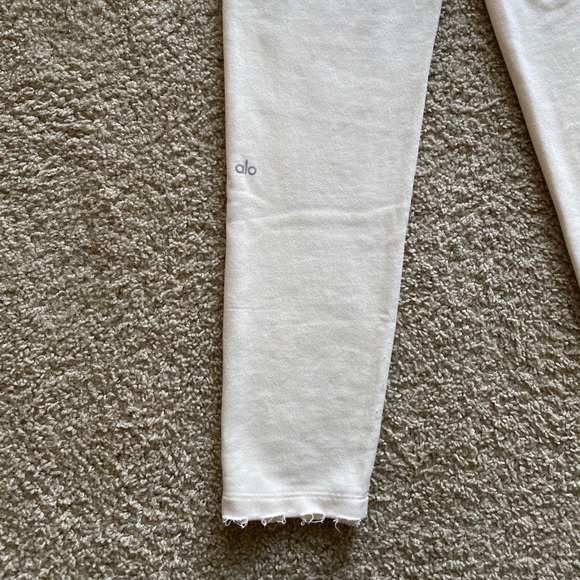 ALO Yoga Distressed Lounge Pants Sweatpants Sz M - Picture 6 of 10